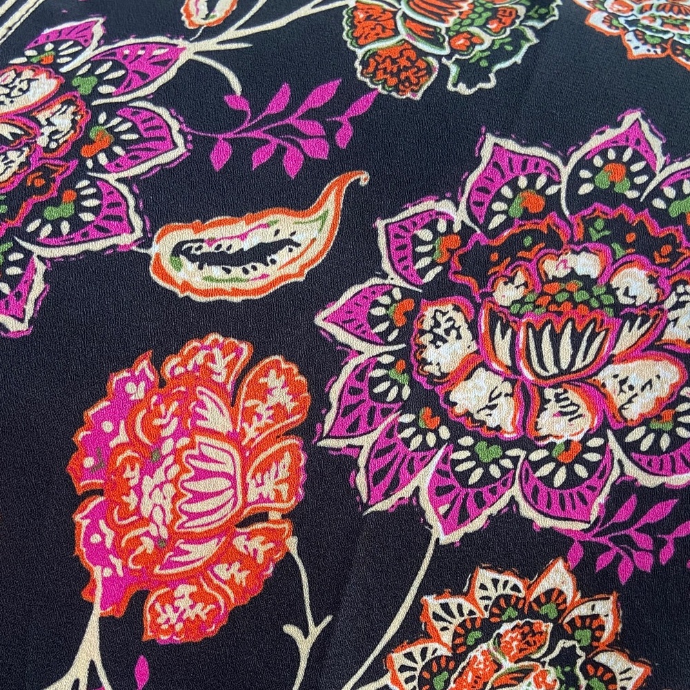 Sale! Vibrant Floral Patterned Women's Top with Bat Wings. Rose + Olive, size M - Picture 11 of 12